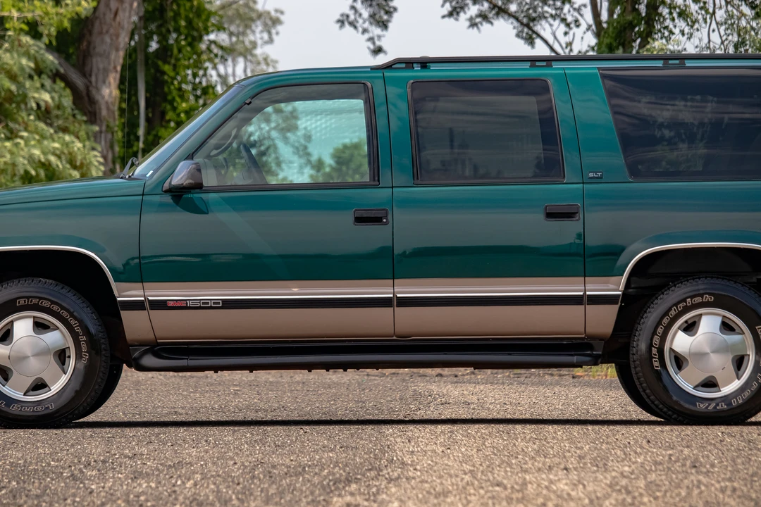 1996 GMC Suburban 8th Gen - Image 30 of 31