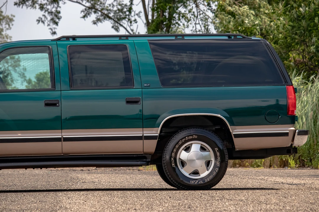 1996 GMC Suburban 8th Gen - Image 21 of 31