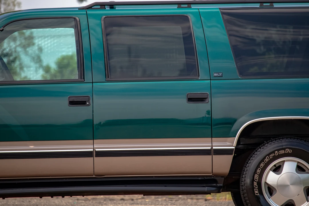 1996 GMC Suburban 8th Gen - Image 29 of 31