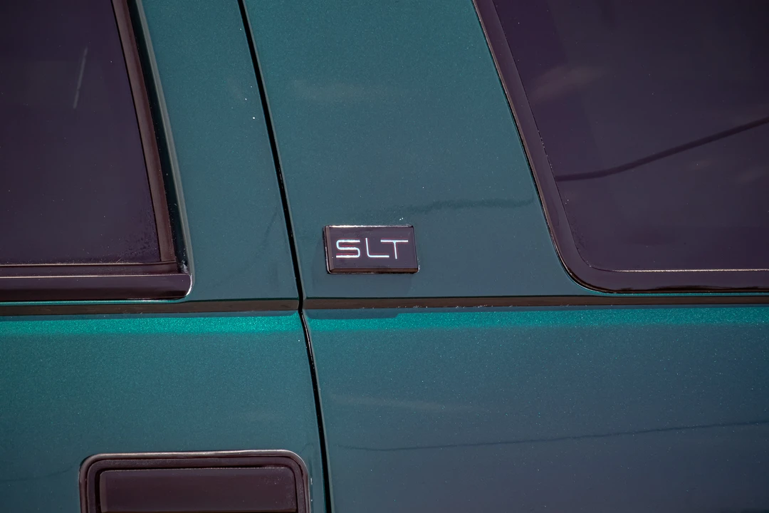 1996 GMC Suburban 8th Gen - Image 26 of 31