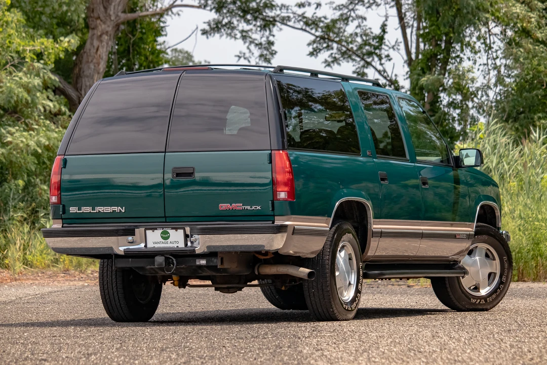 1996 GMC Suburban 8th Gen - Image 16 of 31