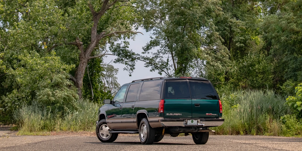 1996 GMC Suburban 8th Gen - Image 17 of 31