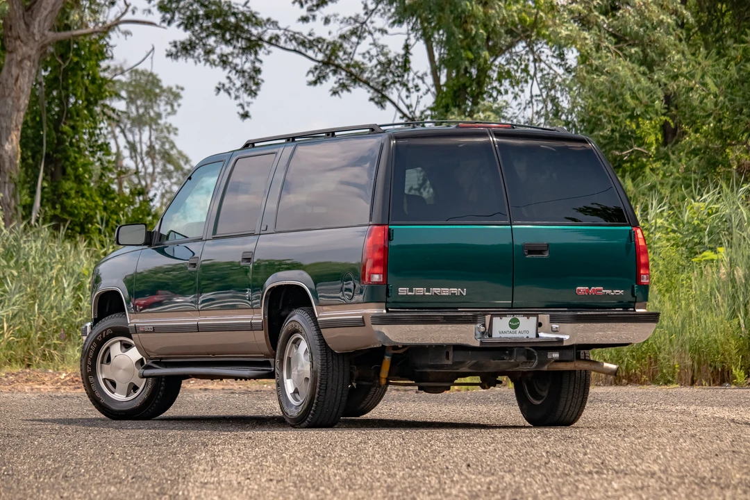 1996 GMC Suburban 8th Gen - Image 18 of 31