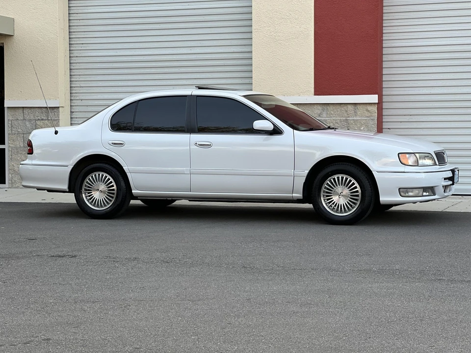 1996 Infiniti I30 1st Gen - Image 10 of 31
