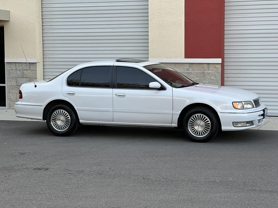 1996 Infiniti I30 1st Gen - Image 11 of 31