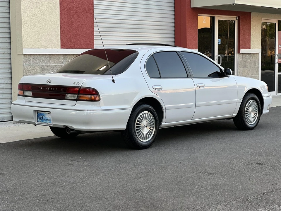 1996 Infiniti I30 1st Gen - Image 16 of 31