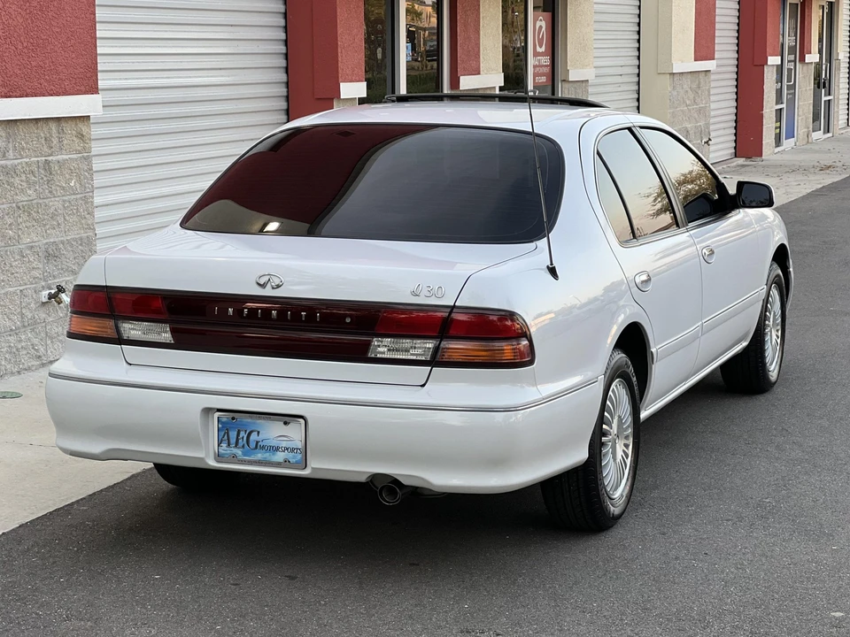1996 Infiniti I30 1st Gen - Image 19 of 31