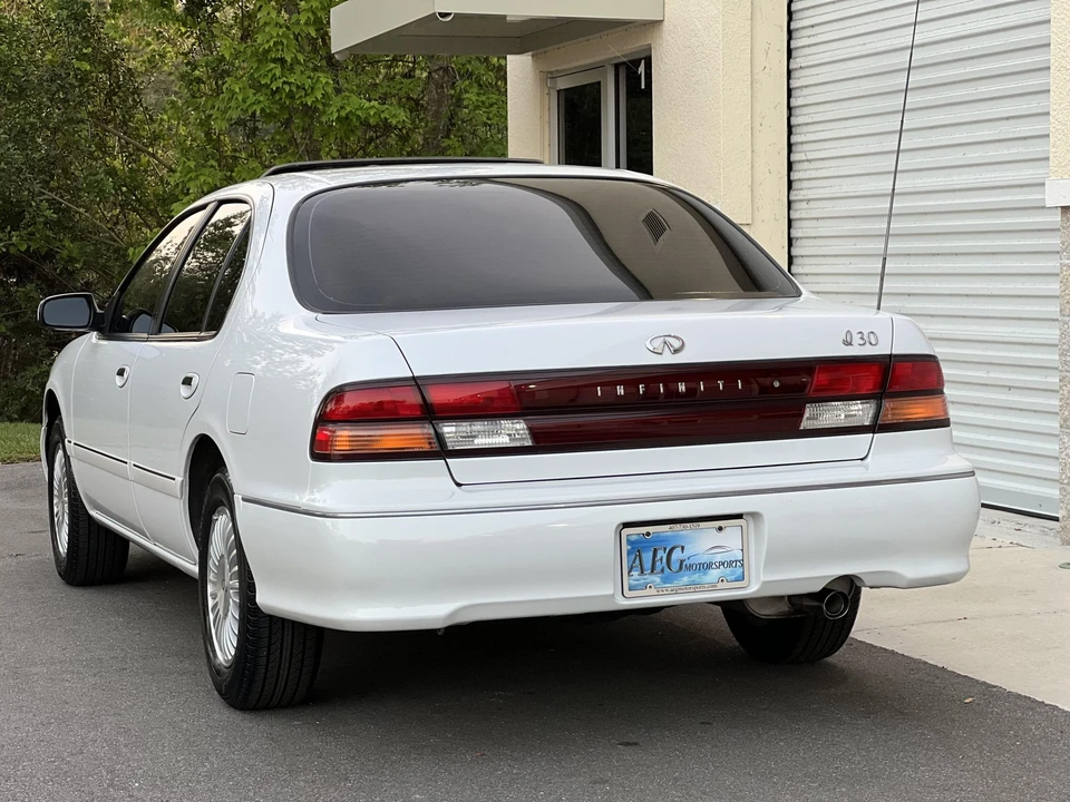 1996 Infiniti I30 1st Gen - Image 23 of 31