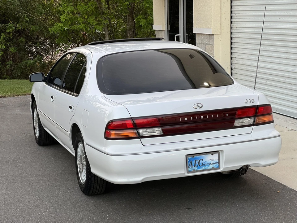 1996 Infiniti I30 1st Gen - Image 24 of 31