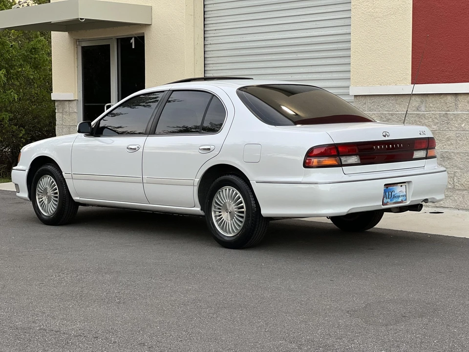 1996 Infiniti I30 1st Gen - Image 25 of 31