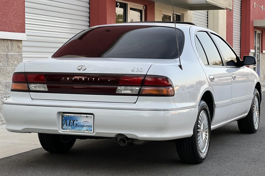 1996 Infiniti I30 1st Gen - Image 18 of 31
