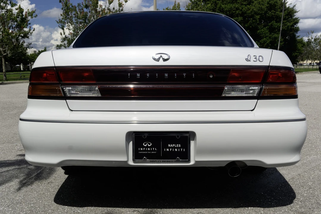 1996 Infiniti I30 1st Gen - Image 9 of 31