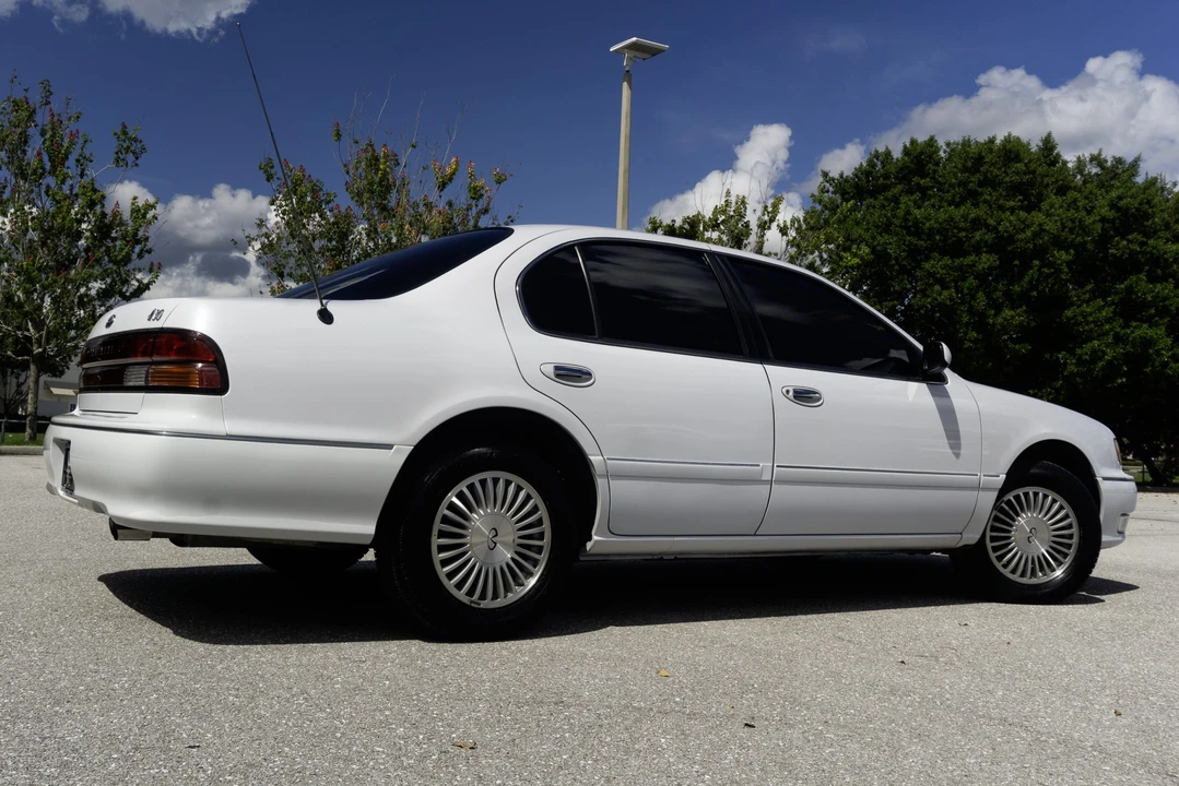 1996 Infiniti I30 1st Gen - Image 11 of 31