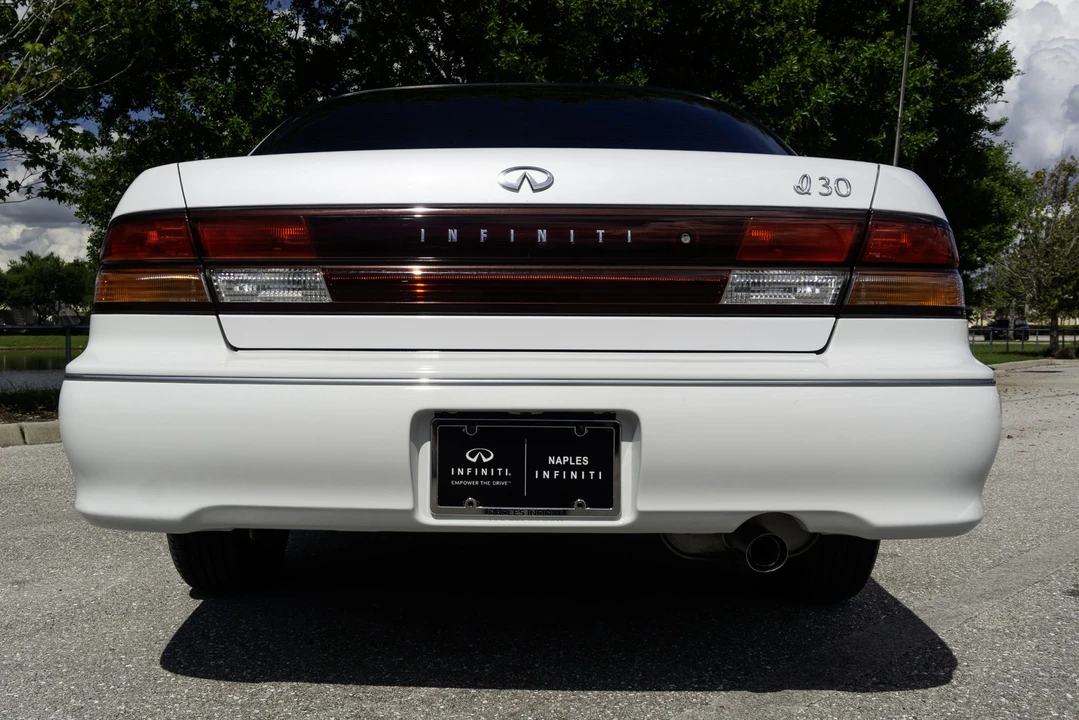 1996 Infiniti I30 1st Gen - Image 8 of 31