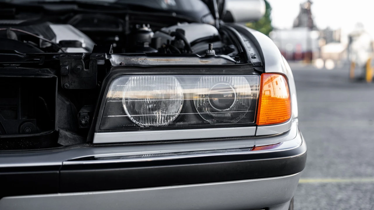 1997 BMW E38 7 Series - Image 24 of 31