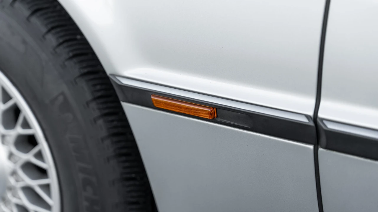1997 BMW E38 7 Series - Image 28 of 31
