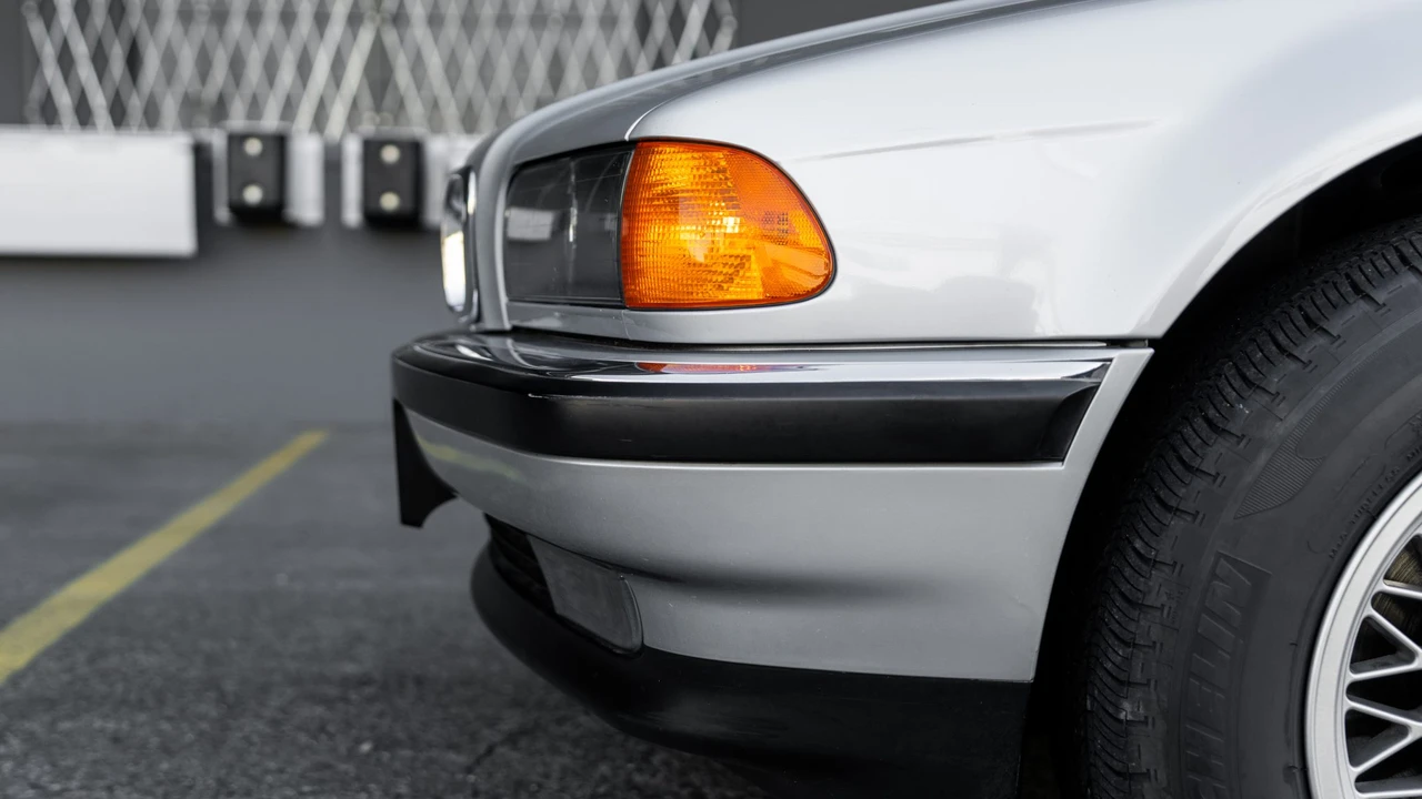 1997 BMW E38 7 Series - Image 26 of 31