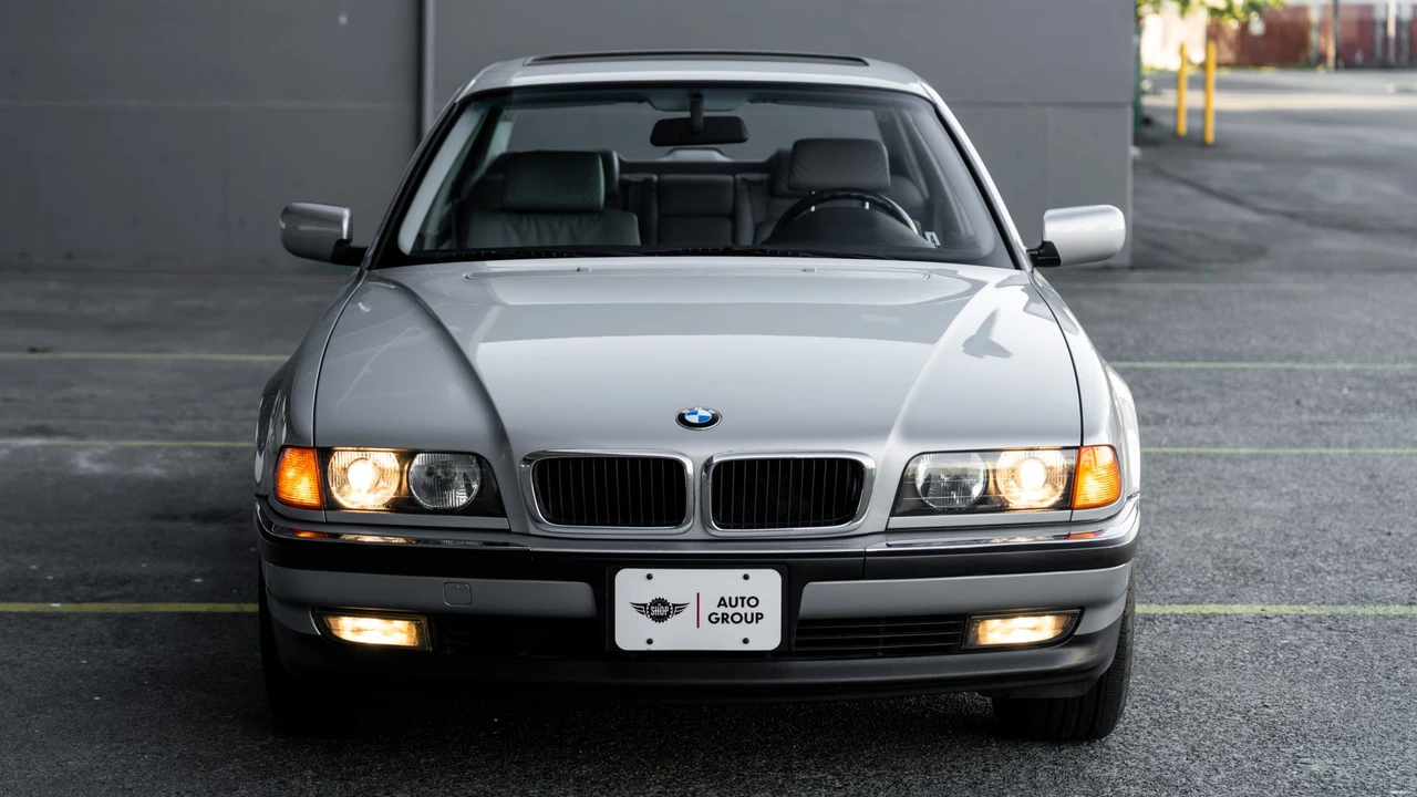 1997 BMW E38 7 Series - Image 2 of 31