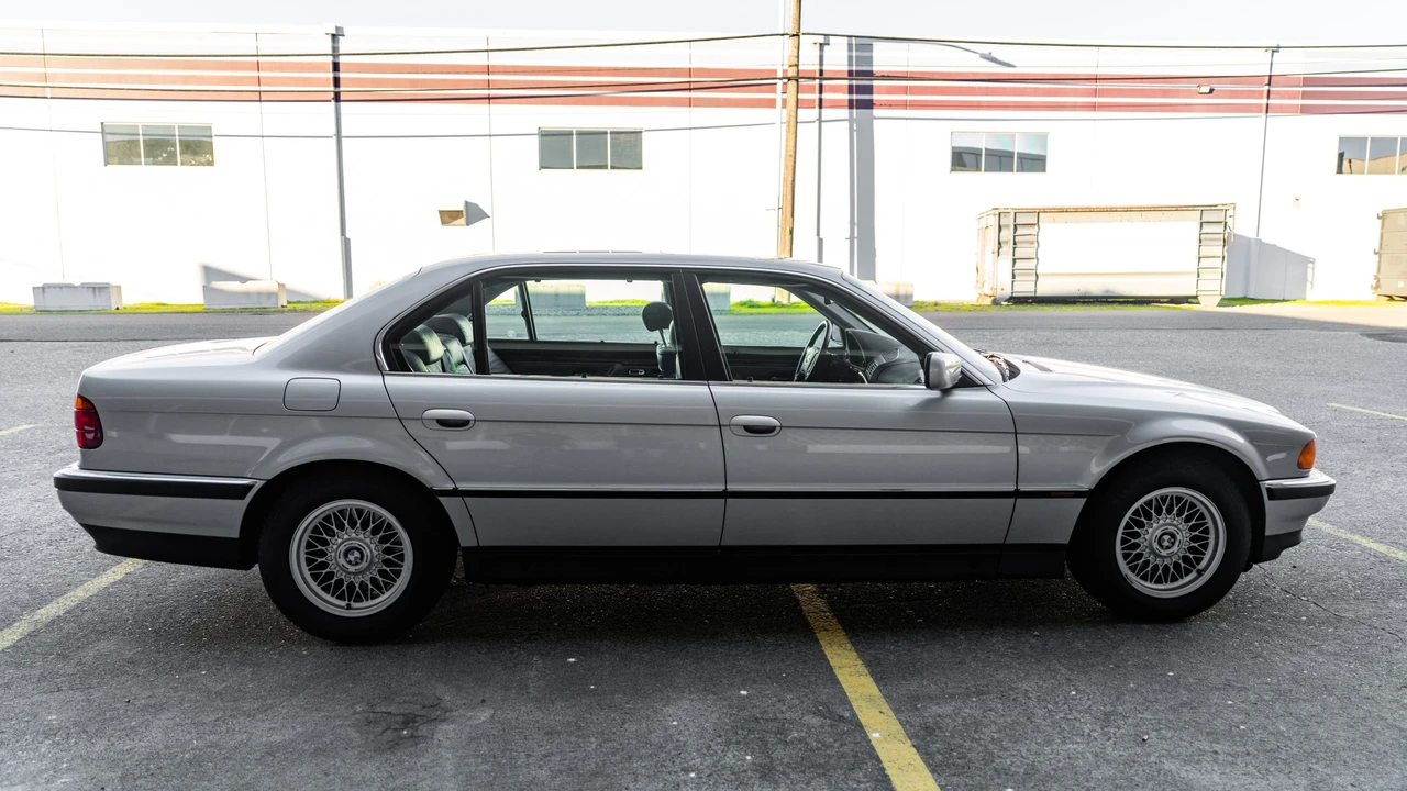1997 BMW E38 7 Series - Image 14 of 31