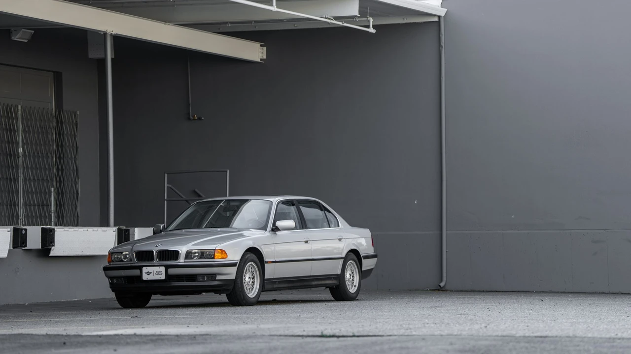 1997 BMW E38 7 Series - Image 4 of 31