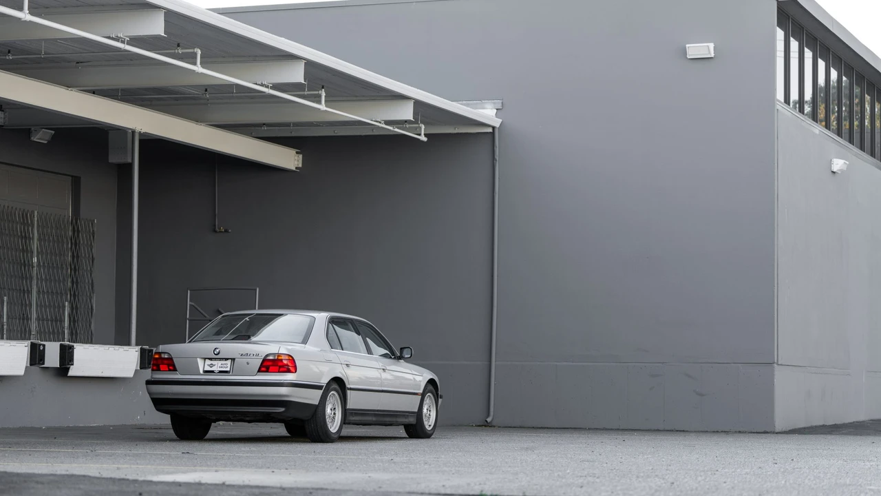 1997 BMW E38 7 Series - Image 12 of 31