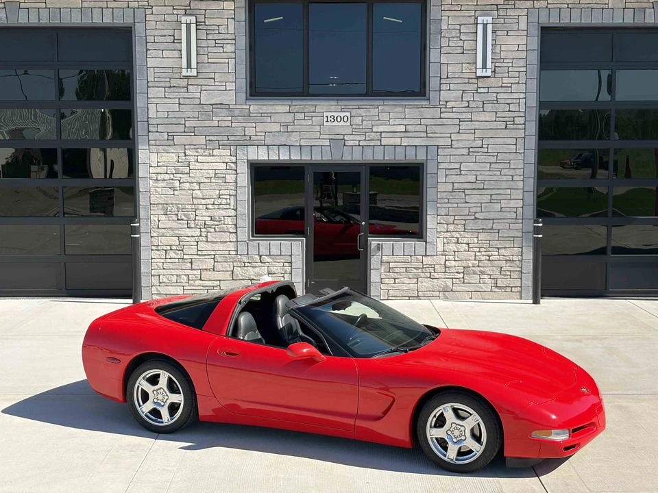 1997 Chevrolet Corvette C5 - Image 2 of 31