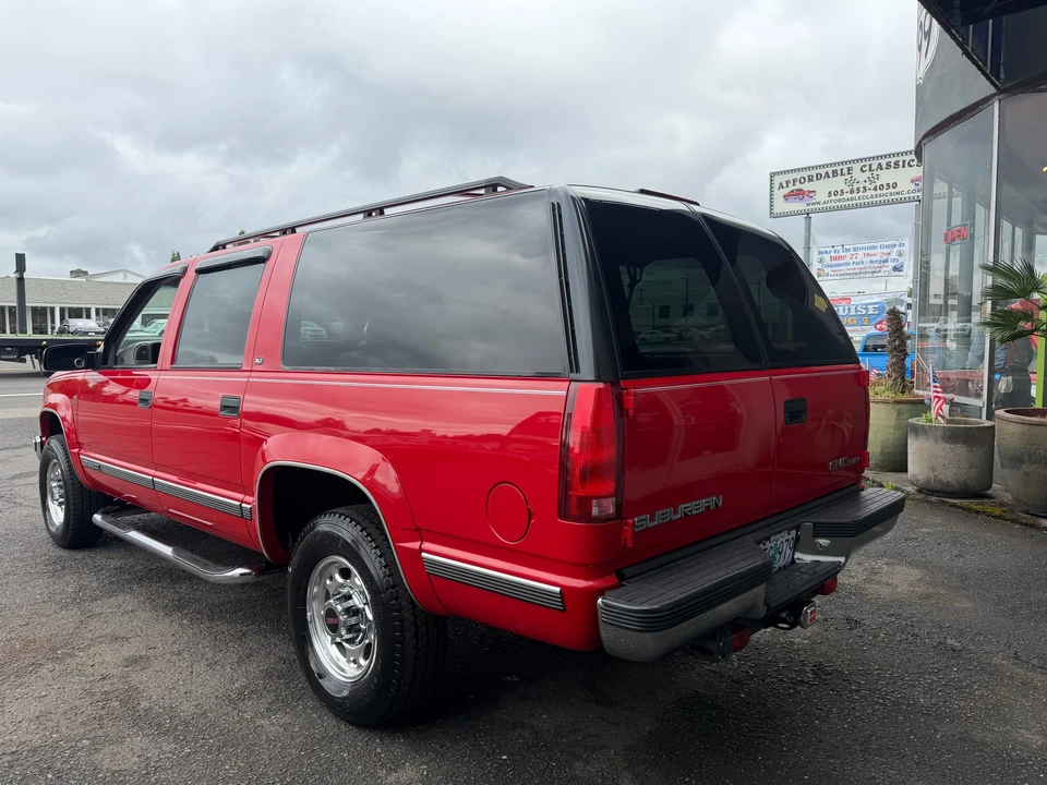1997 GMC Suburban 8th Gen - Image 24 of 31