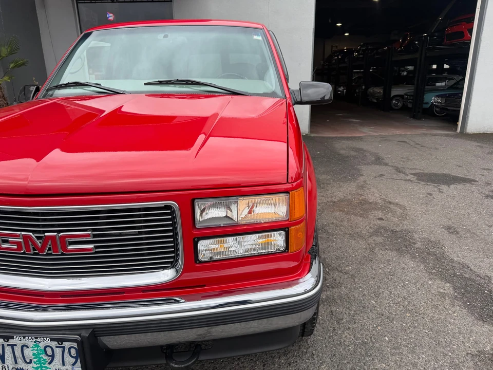 1997 GMC Suburban 8th Gen - Image 30 of 31