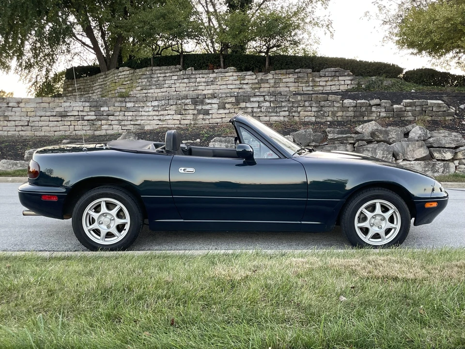 1997 Mazda NA MX-5 Miata - Image 9 of 31