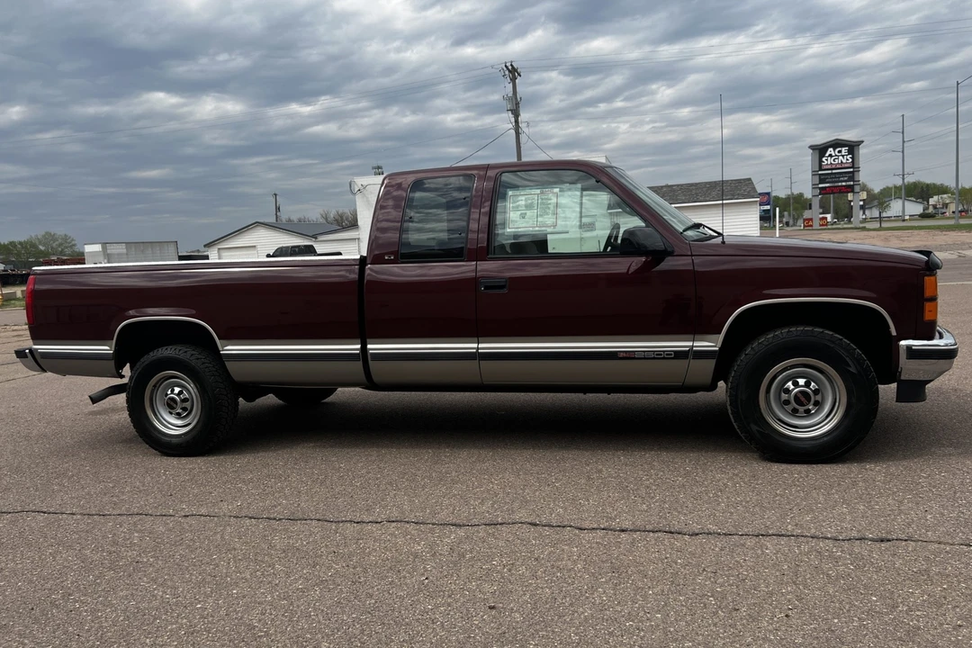 1998 GMC Sierra 1st Gen - Image 11 of 31