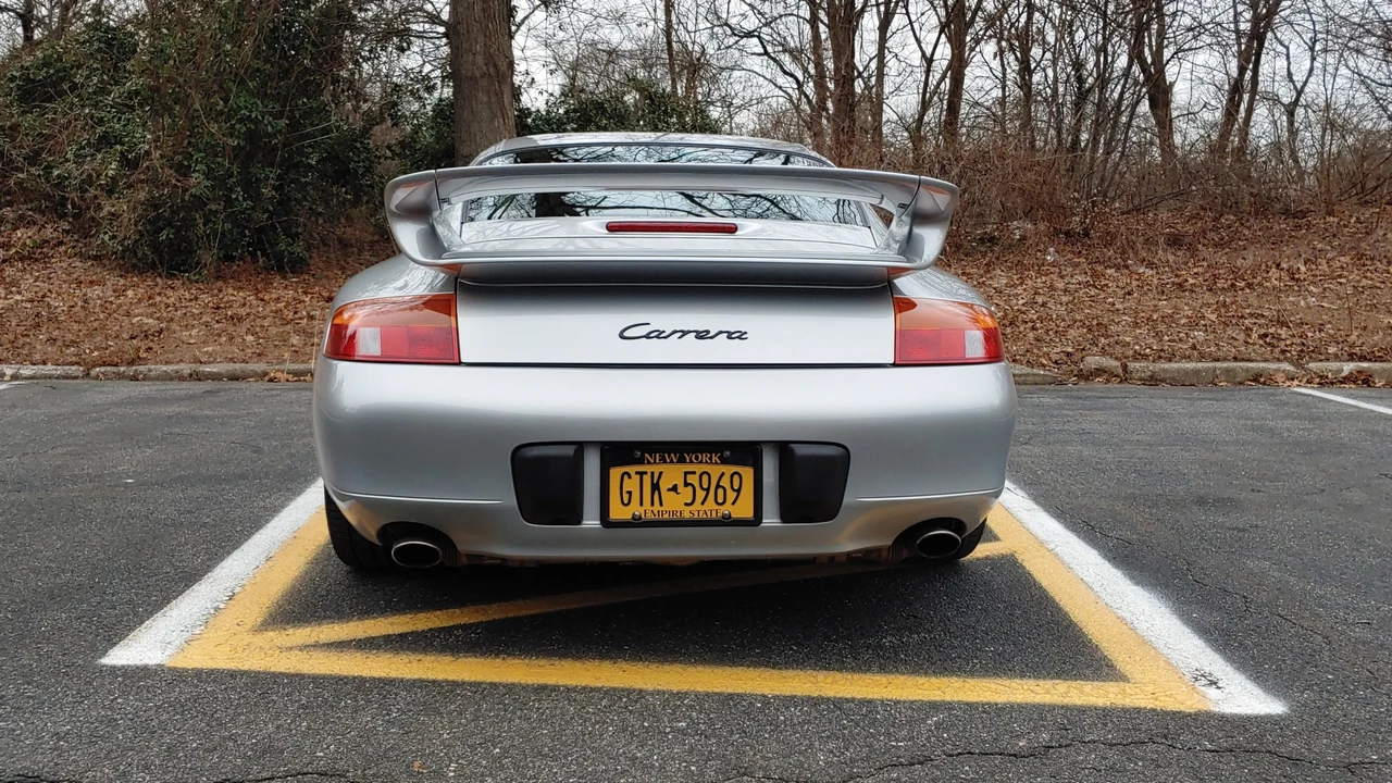1999 Porsche 996 Carrera - Image 10 of 31