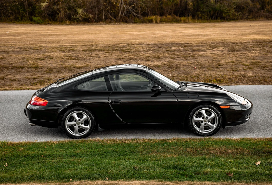 1999 Porsche 996 Carrera - Image 25 of 31