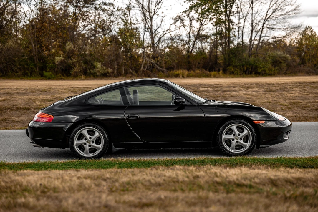 1999 Porsche 996 Carrera - Image 24 of 31