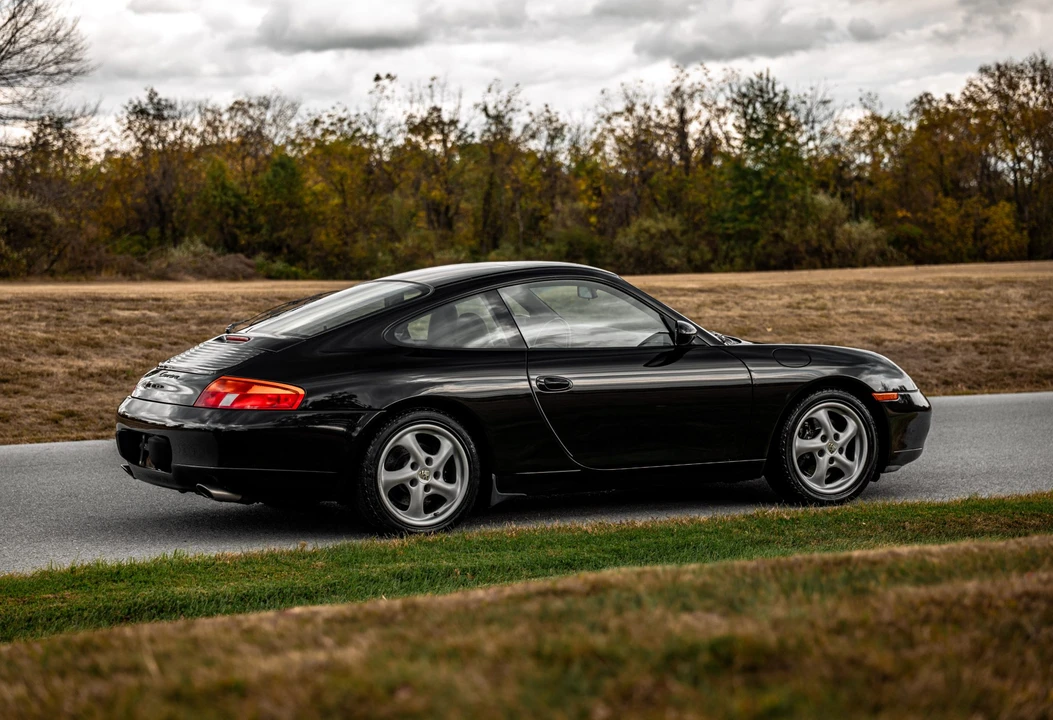 1999 Porsche 996 Carrera - Image 22 of 31