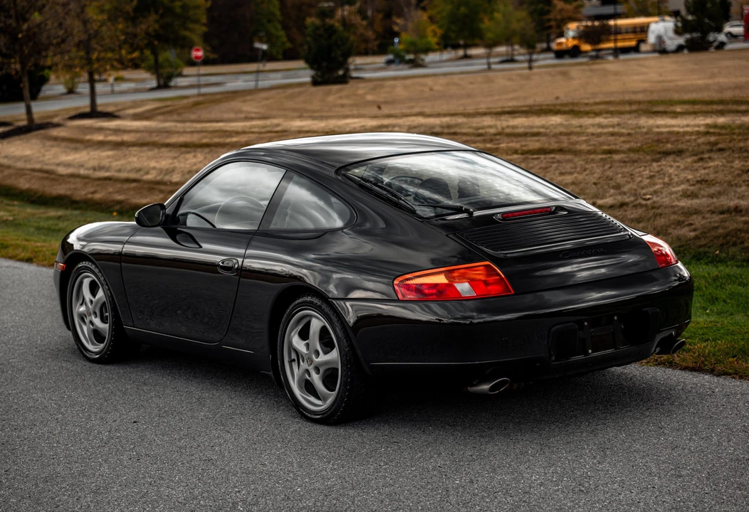 1999 Porsche 996 Carrera - Image 15 of 31