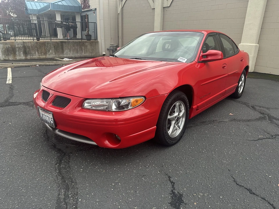 2000 Pontiac Grand Prix 3rd+ Gen - Image 2 of 31