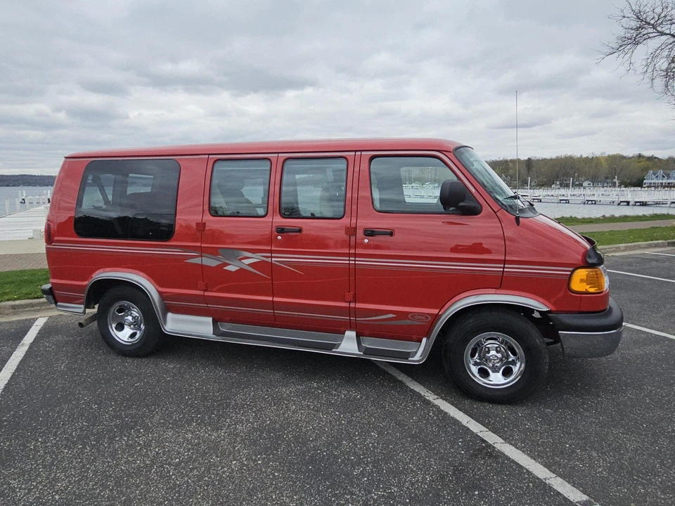 2001 Dodge Ram Van - Image 17 of 31