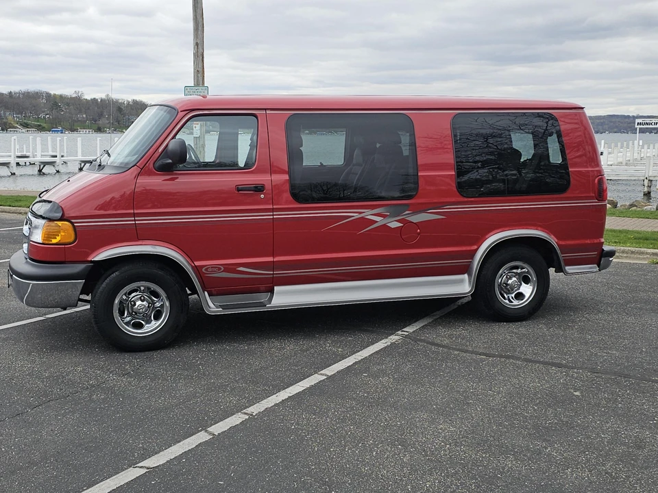 2001 Dodge Ram Van - Image 23 of 31