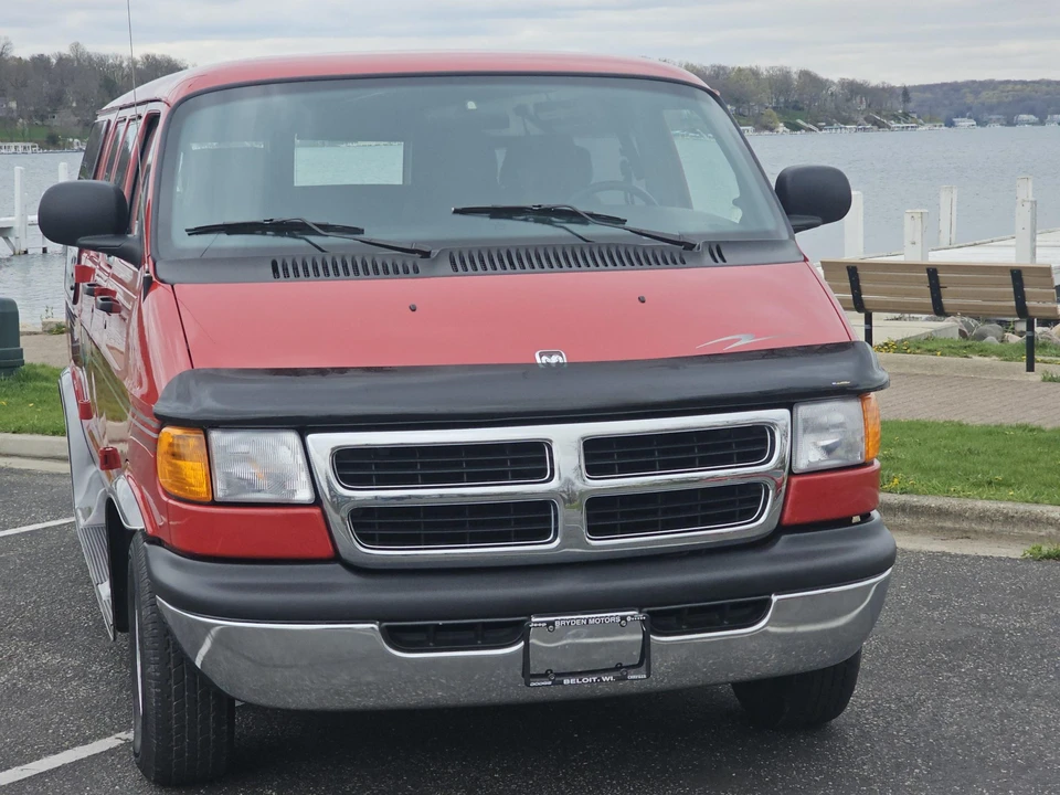 2001 Dodge Ram Van - Image 10 of 31
