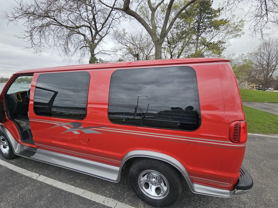 2001 Dodge Ram Van - Image 28 of 31