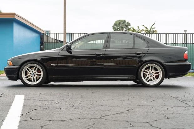 2002 BMW E39 540i - Image 3 of 7