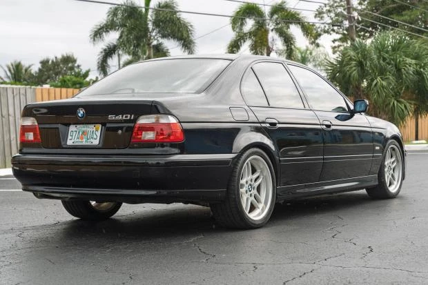 2002 BMW E39 540i - Image 2 of 7