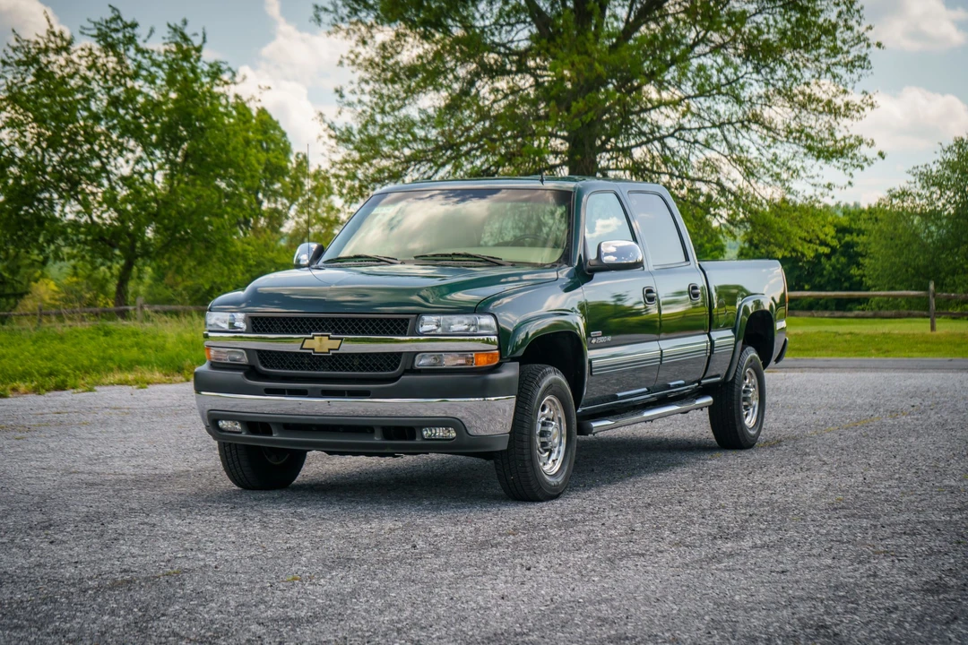 2002 Chevrolet Silverado Heavy Duty 1st Gen - Image 2 of 31