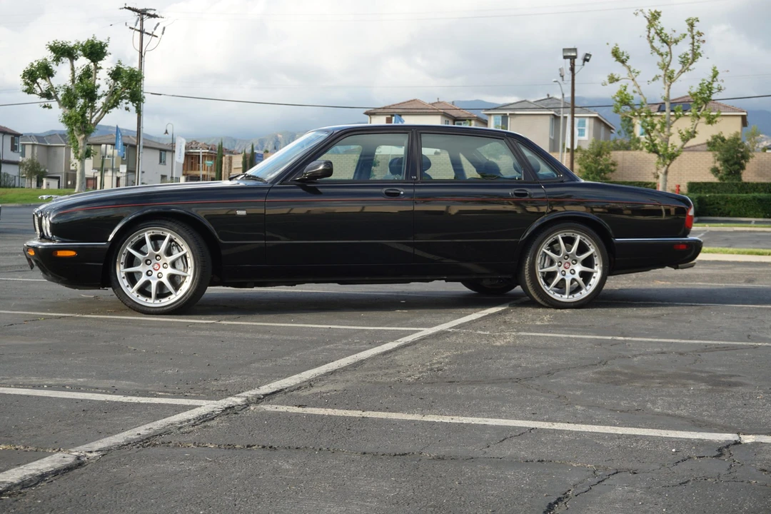 2002 Jaguar X308 XJR - Image 14 of 31