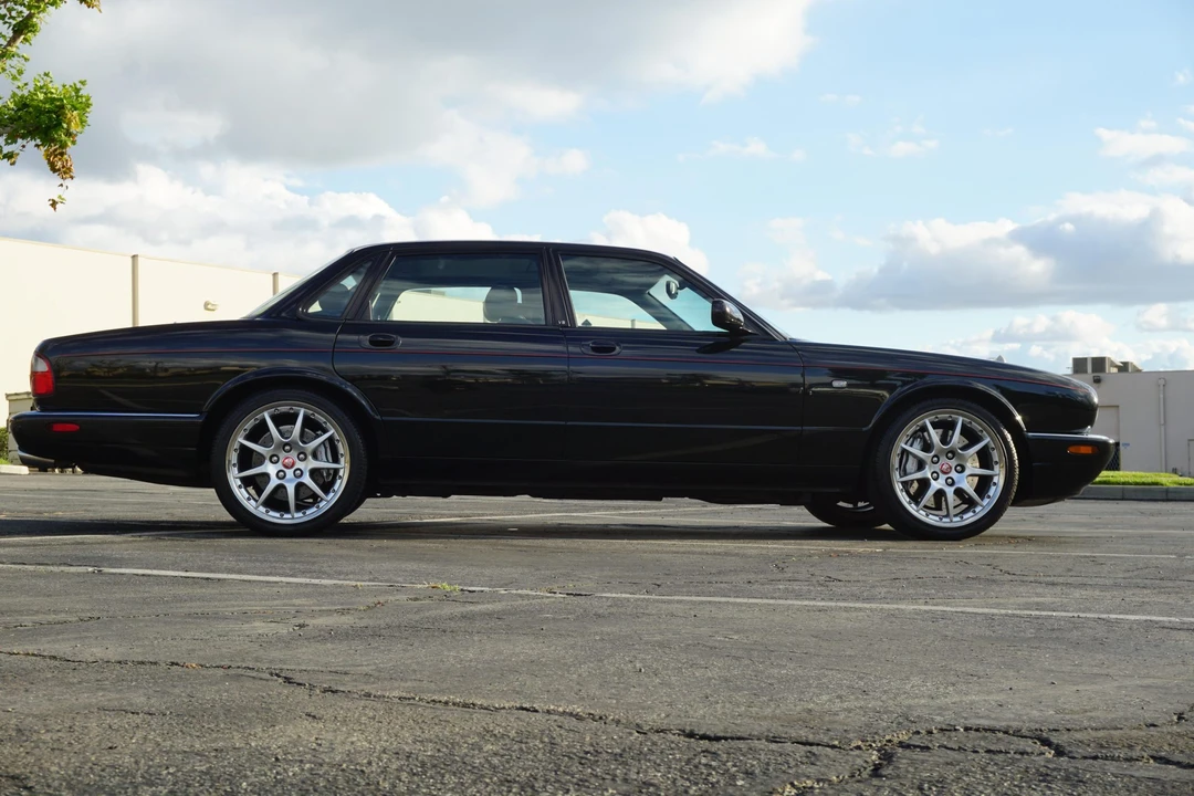 2002 Jaguar X308 XJR - Image 27 of 31
