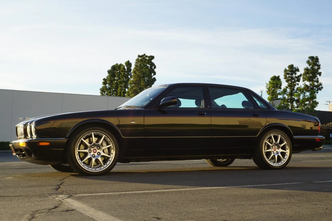 2002 Jaguar X308 XJR - Image 11 of 31