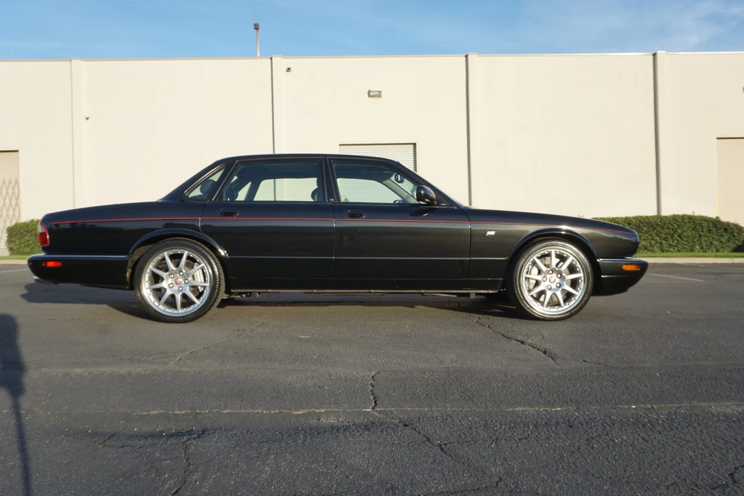 2002 Jaguar X308 XJR - Image 28 of 31