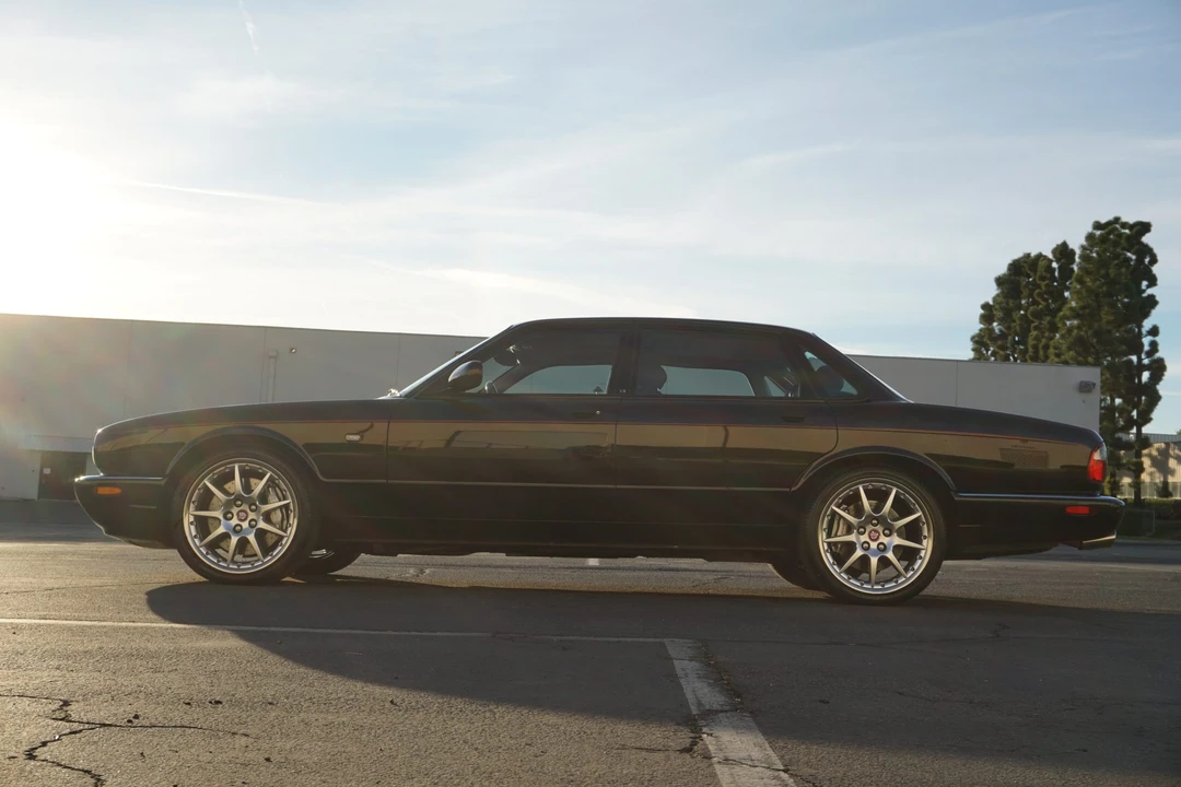 2002 Jaguar X308 XJR - Image 12 of 31
