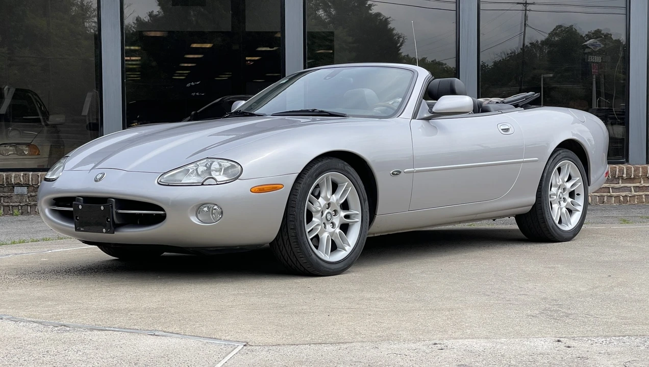 2002 Jaguar X100 XK8 - Image 10 of 31