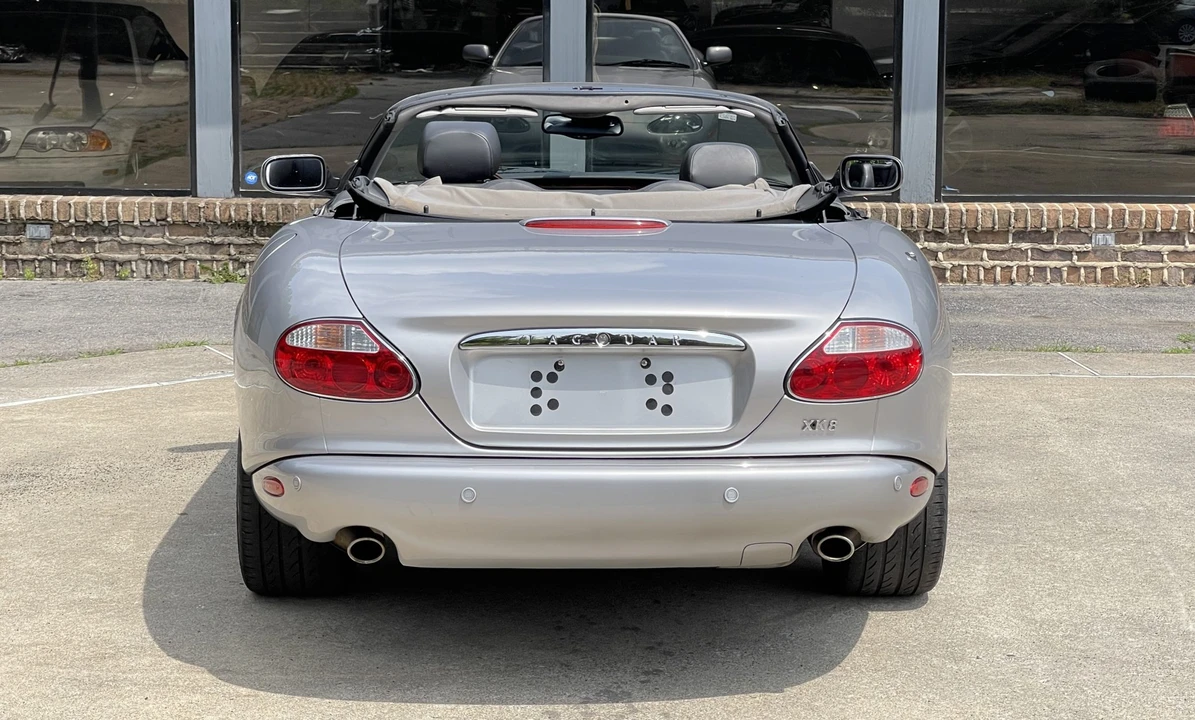 2002 Jaguar X100 XK8 - Image 19 of 31